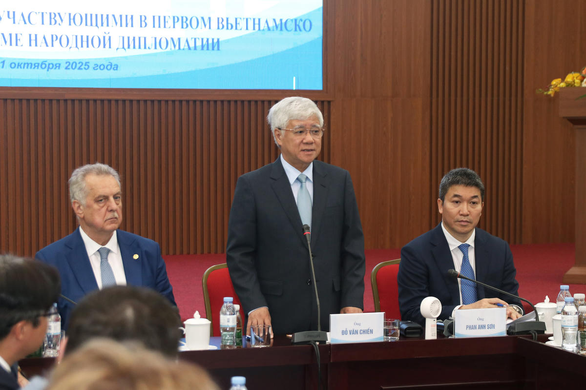 Chủ tịch Đỗ Văn Chiến phát biểu tại buổi gặp mặt. Ảnh: Tiến Đạt.