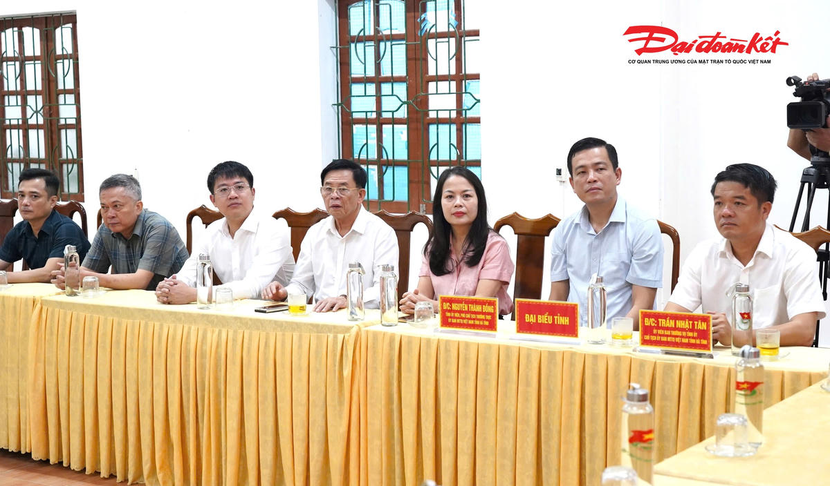 Lãnh đạo Ủy ban MTTQ Việt Nam tỉnh Hà Tĩnh tại buổi làm việc. Ảnh: HN.