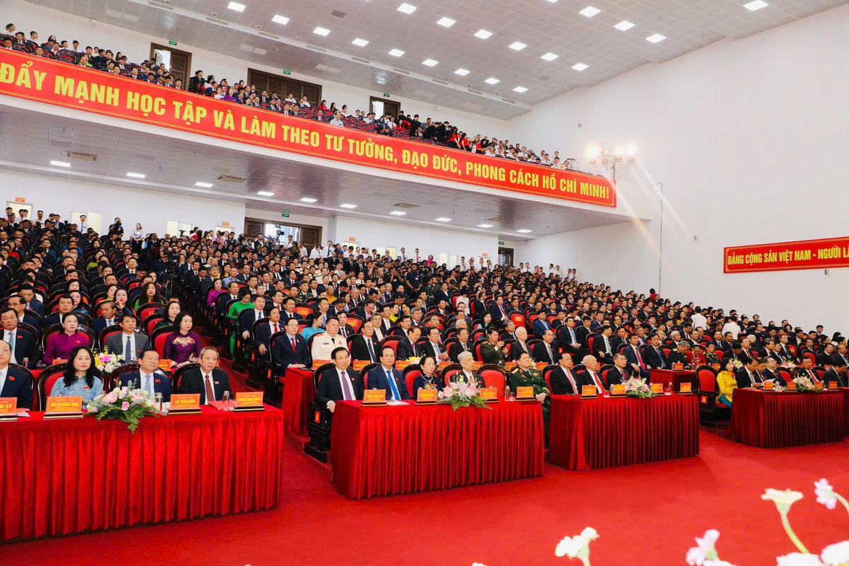 Đại hội đại biểu Đảng bộ tỉnh Ninh Bình lần thứ I, nhiệm kỳ 2025-2030 khai mạc phiên chính thức sáng 1/10. Ảnh: Phan Hiếu