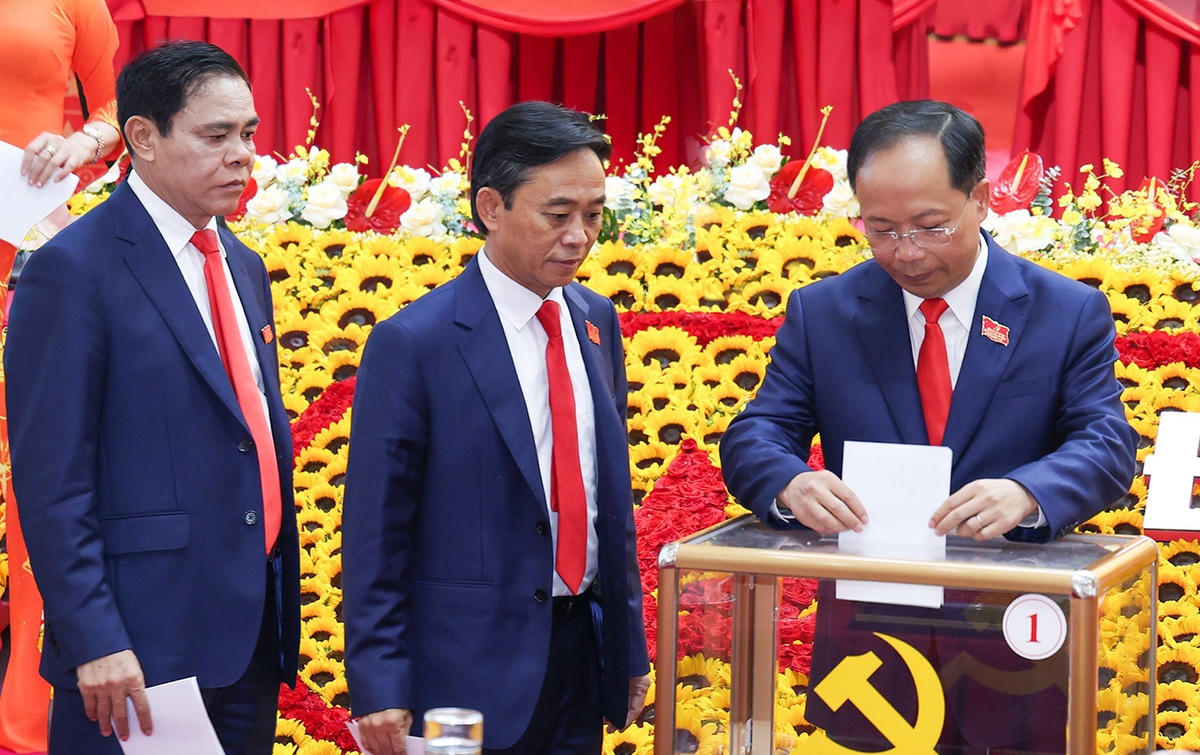 Đại biểu bỏ phiếu tại Đại hội. Ảnh: BHT.