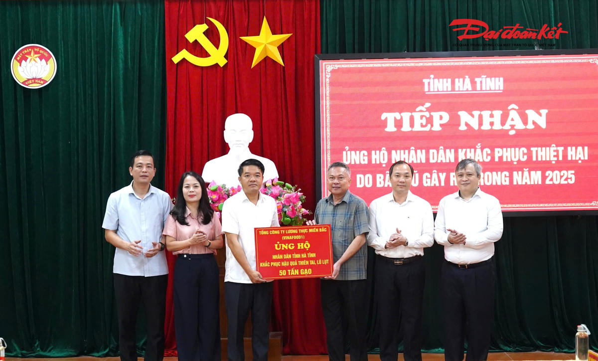 Tổng Công ty Lương thực Miền Bắc (VINAFOOD1) ủng hộ 50 tấn gạo. Ảnh: HN.