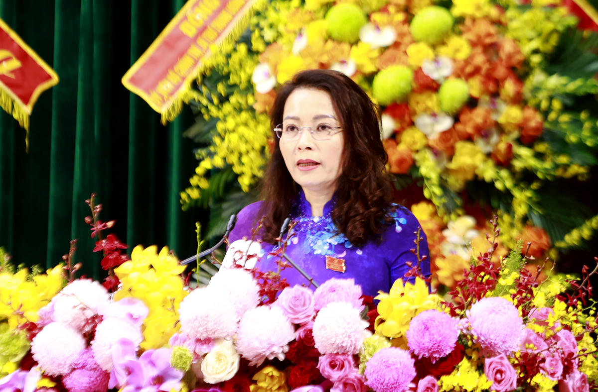 Phó Bí thư Thường trực Tỉnh ủy Nguyễn Thị Hương công bố các Quyết định của Bộ Chính trị, Ban Bí thư về chỉ định Ủy Ban Kiểm tra Tỉnh ủy, Chủ nhiệm, các Phó Chủ nhiệm Ủy ban Kiểm tra Tỉnh ủy Bắc Ninh nhiệm kỳ 2025 - 2030