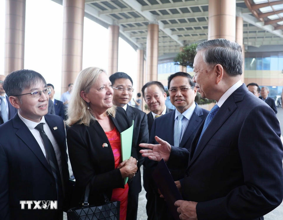Tổng Bí thư Tô Lâm, Thủ tướng Phạm Minh Chính và các đại biểu dự Ngày hội đổi mới sáng tạo Quốc gia năm 2025. (Ảnh: Thống Nhất/TTXVN)