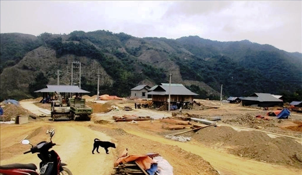 Ngổn ngang khu tái định cư bản Ún