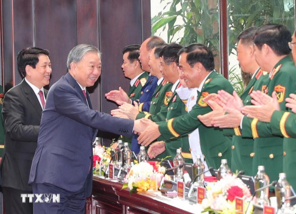 Tổng Bí thư Tô Lâm và Chủ tịch nước Lương Cường với các đại biểu tại Đại hội. (Ảnh: Trọng Đức/TTXVN)