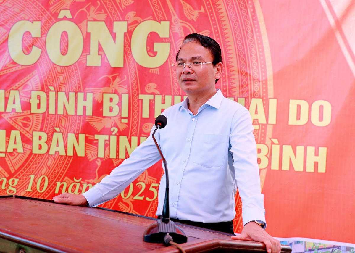 Bí thư Tỉnh ủy Ninh Bình Đặng Xuân Phong cám ơn sự hỗ trợ kịp thời của Bộ Công an. Ảnh: BCA