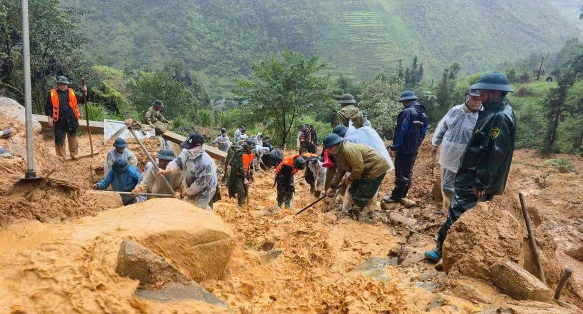 Hiện trường vụ sạt lở khiến 4 người trong gia đình ông Vàng Chá Sò mất tích. Ảnh: Đ.S.