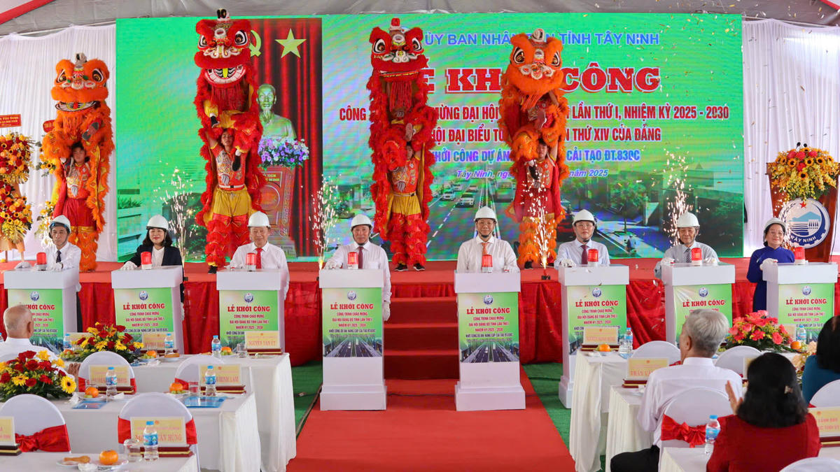 Lễ khởi công nâng cấp, mở rộng dự án đường tỉnh 830C kết nối Tây Ninh và TP Hồ Chí Minh. Ảnh: N.T.