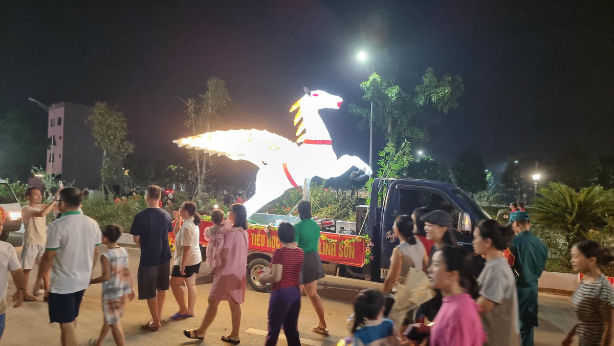 Ngựa bay thể hiện cho khát vọng hùng cường, kỷ nguyên vươn mình của dân tộc, kinh tế Thái Nguyên và đất nước phát triển đột phá. Ảnh: Toán Nguyễn.