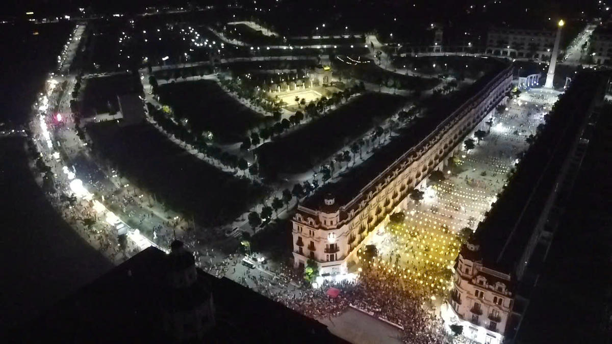 Toàn cảnh khu vực diễn ra Lễ hội rước đèn Trung thu. Ảnh: Toán Nguyễn.