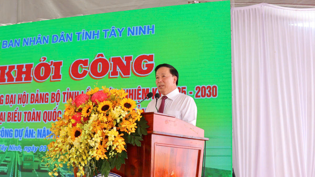 Ông Nguyễn Văn Út, Chủ tịch UBND tỉnh Tây Ninh phát biểu tại lễ khởi công. Ảnh: N.T.