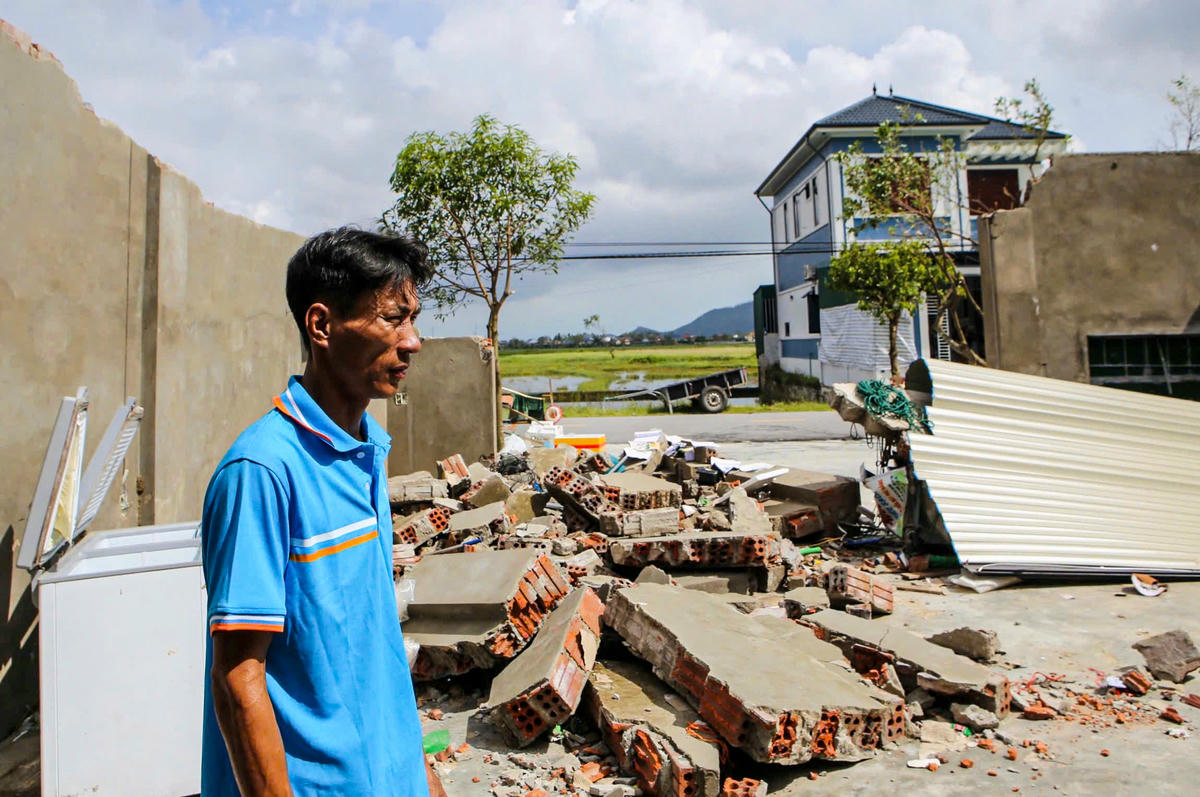 Khung cảnh trước mắt khiến anh Nam chết lặng. Ảnh: Cẩm Kỳ