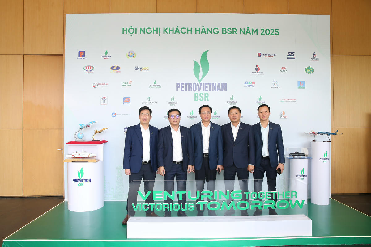 Tham dự Hội nghị có lãnh đạo các Cục, Vụ thuộc Bộ Công Thương; lãnh đạo Tập đoàn Công nghiệp – Năng lượng Quốc gia Việt Nam (Petrovietnam); Hiệp hội Gas Việt Nam; Hiệp hội Xăng dầu Việt Nam và đại diện của hơn 200 đối tác, khác hàng của BSR