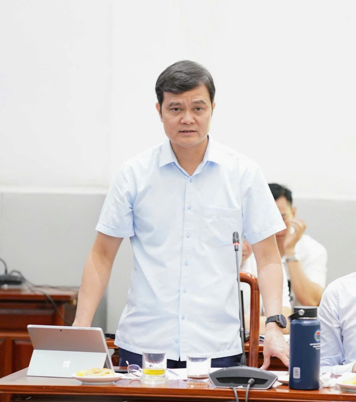 Ông Bùi Quang Huy, Ủy viên Dự khuyết BCH Trung ương Đảng, Phó Chủ tịch UBTƯ MTTQ Việt Nam, Bí thư Thứ nhất Trung ương Đoàn phát biểu tại Hội nghị. Ảnh Văn Hoa