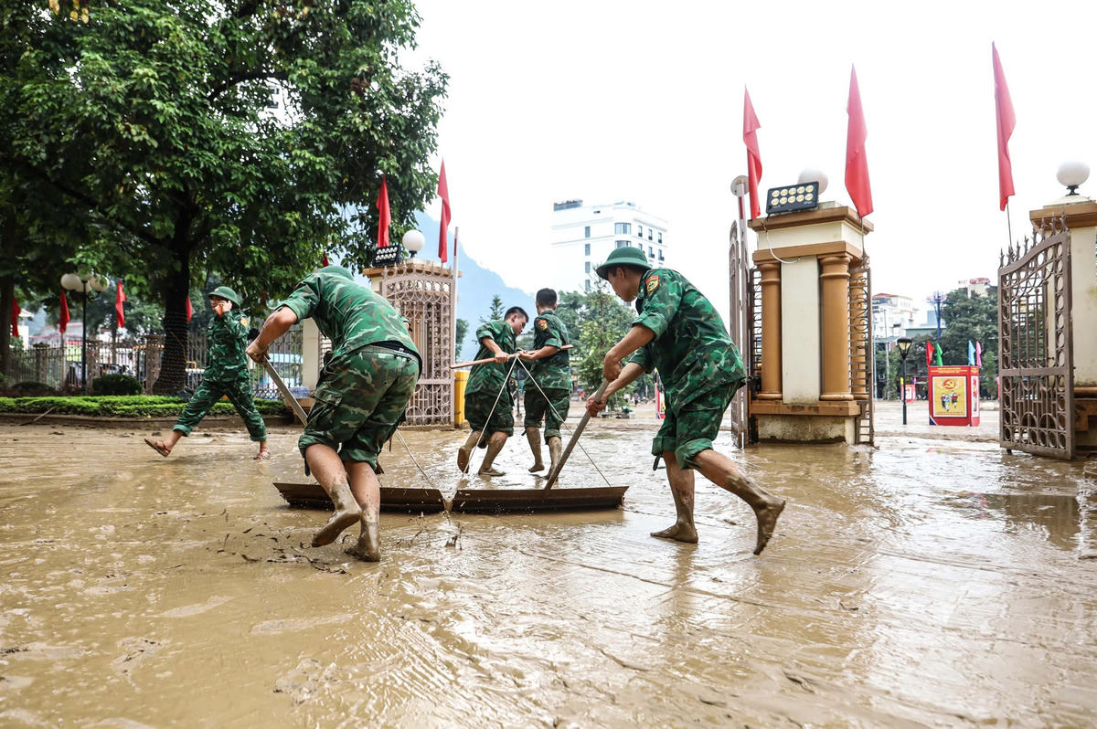 Phường Hà Giang gượng dậy giữa hoang tàn sau lũ dữ