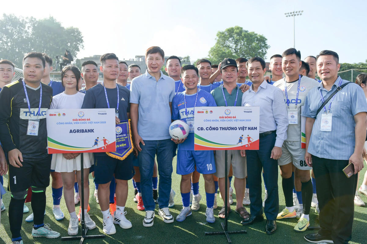 Các đội tuyển tham gia thi đấu tại mùa giải. Ảnh: N.T