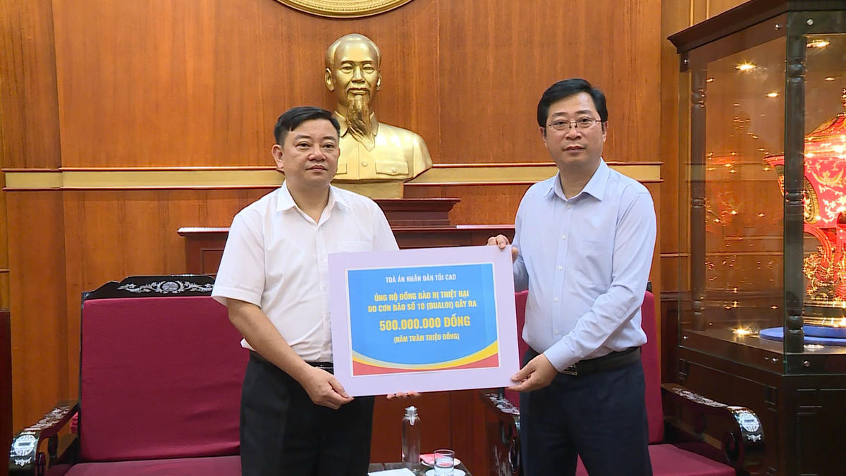 Ông Cao Xuân Thạo tiếp nhận ủng hộ từ Tòa án nhân dân tối cao. 