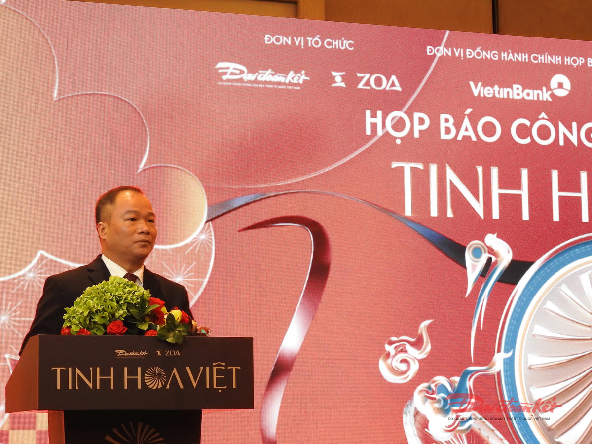 Tiến sĩ, nhà báo Nguyễn Đăng Khang – Phó Tổng Biên tập Báo Đại đoàn kết - Chủ tịch Hội đồng Giám khảo phát biểu tại buổi họp báo. Ảnh: Đoàn Xá.