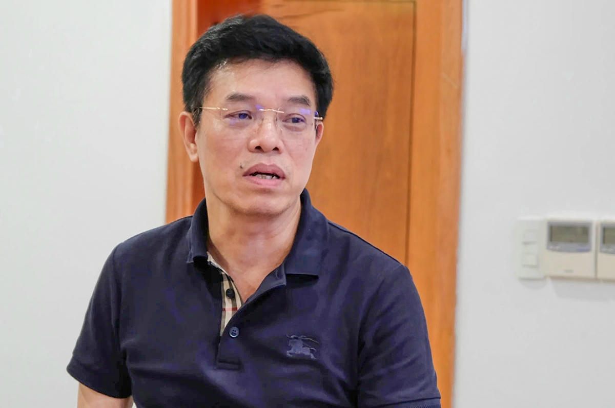 PGS.TS Lê Văn Thành, chuyên gia từ Bệnh viện Trung ương Quân đội 108 chia sẻ về quá trình chuyển giao kỹ thuật ghép gan cho Bệnh viện Đà Nẵng. Ảnh: Nguyễn Tú.