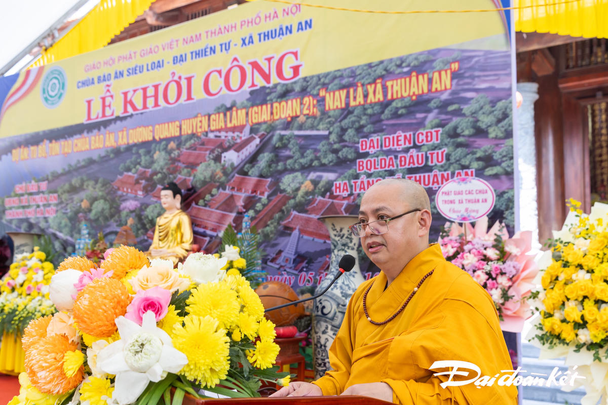 Thượng tọa Thích Thanh Phương - Trụ trì chùa Báo Ân tại buổi Lễ khởi công. Ảnh: Quang Vinh.