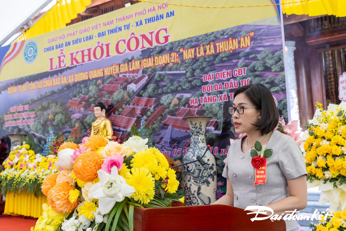 Bà Nguyễn Thanh Hương, Phó Chủ tịch xã Thuận An phát biểu tại Lễ khởi công xây dựng. Ảnh: Quang Vinh.