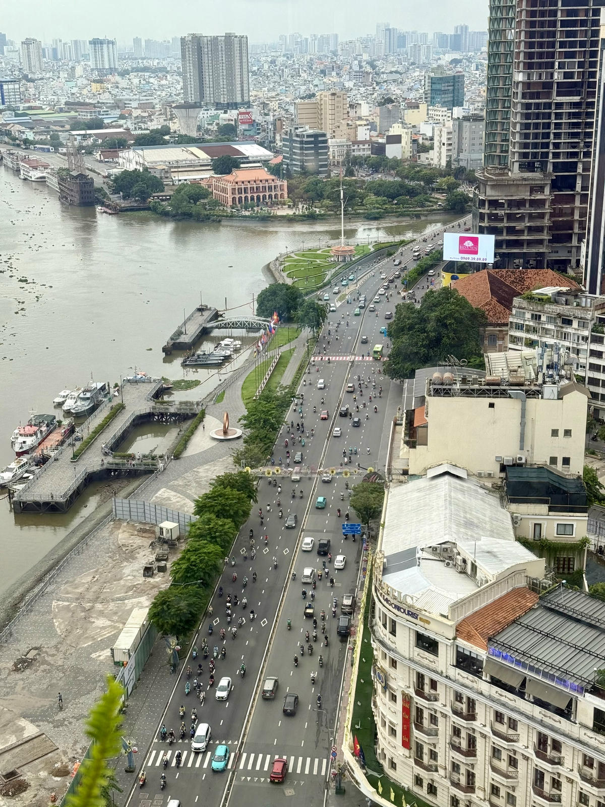 TP Hồ Chí Minh đang đối mặt với ô nhiễm nghiêm trọng từ giao thông. Ảnh: Nguyên Vũ.