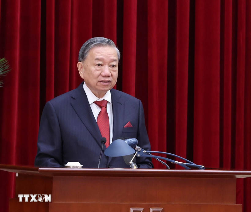 Tổng Bí thư Tô Lâm phát biểu khai mạc Hội nghị lần thứ mười ba, Ban Chấp hành Trung ương Đảng khóa XIII. (Ảnh: Thống Nhất/TTXVN).