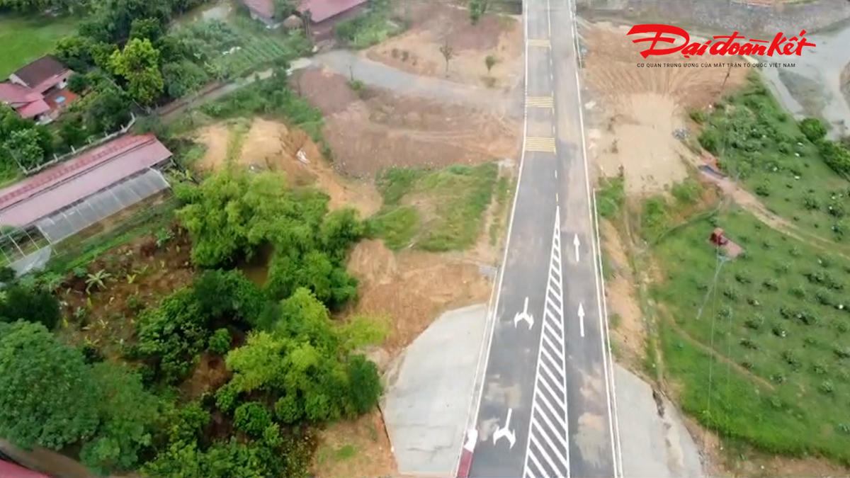 Dự án đường kết nối quốc lộ 37 với đường tỉnh 269B có tổng giá trị đầu tư là hơn 220 tỷ đồng. Ảnh: Toán Nguyễn.