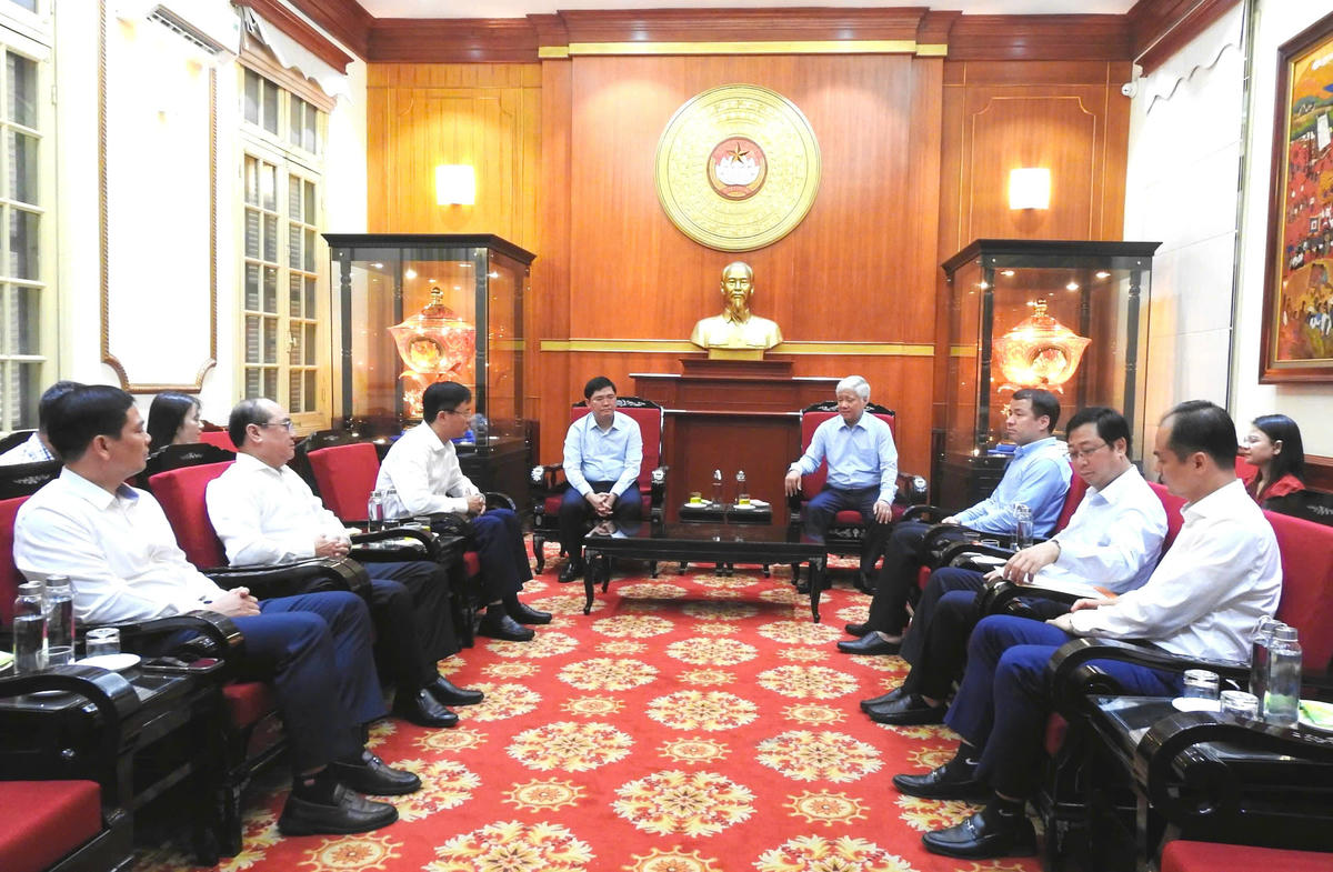 Quang cảnh buổi tiếp nhận. Ảnh: Văn Hoa.