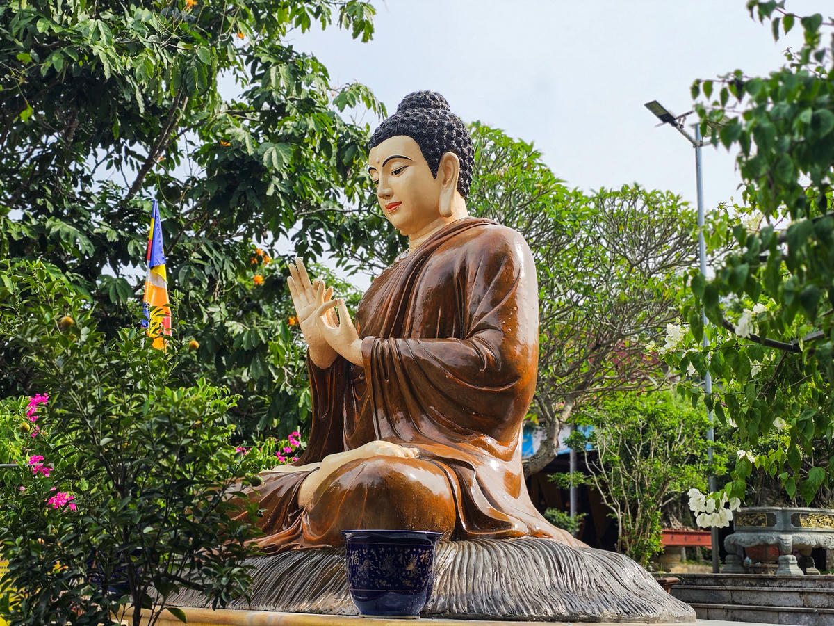 Năm 2005, chùa Mèo được UBND tỉnh Thanh Hóa công nhận là di tích lịch sử - văn hóa cấp tỉnh. Từ đó đến nay, chùa trở thành địa điểm sinh hoạt tôn giáo, văn hóa quan trọng của người dân địa phương, đồng thời là điểm đến du lịch tâm linh thu hút du khách. Ảnh: Đình Minh