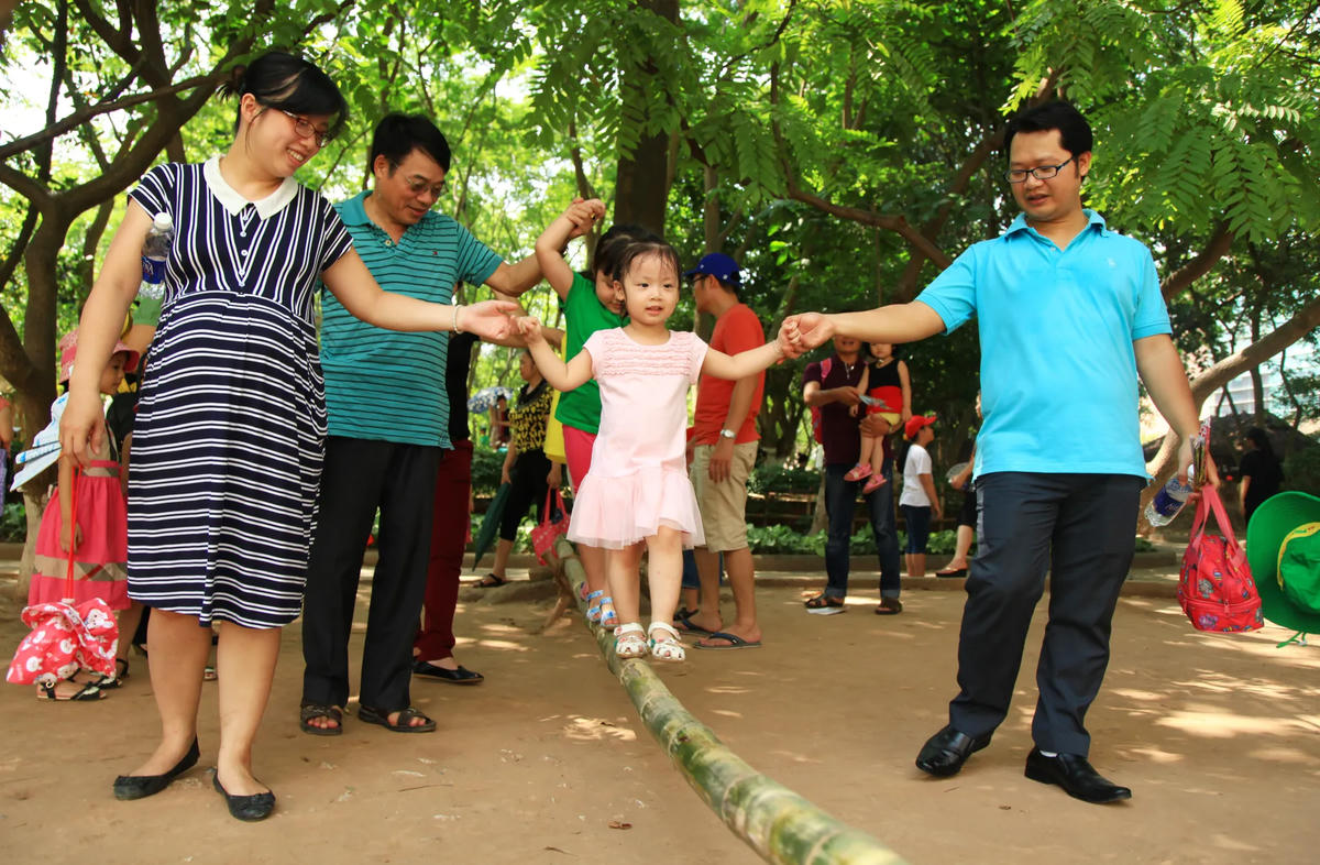 Hà Nội hướng tới xây dựng gia đình no ấm, tiến bộ, hạnh phúc trong thời kỳ hiện đại hóa. Ảnh: Công Hùng