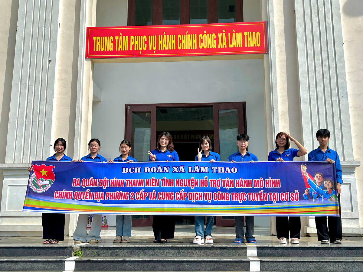  Ban Chấp hành Đoàn xã Lâm Thao (tỉnh Bắc Ninh) ra quân Đội hình thanh niên tình nguyện hỗ trợ vận hành mô hình chính quyền địa phương 2 cấp và dịch vụ công trực tuyến tại cơ sở.