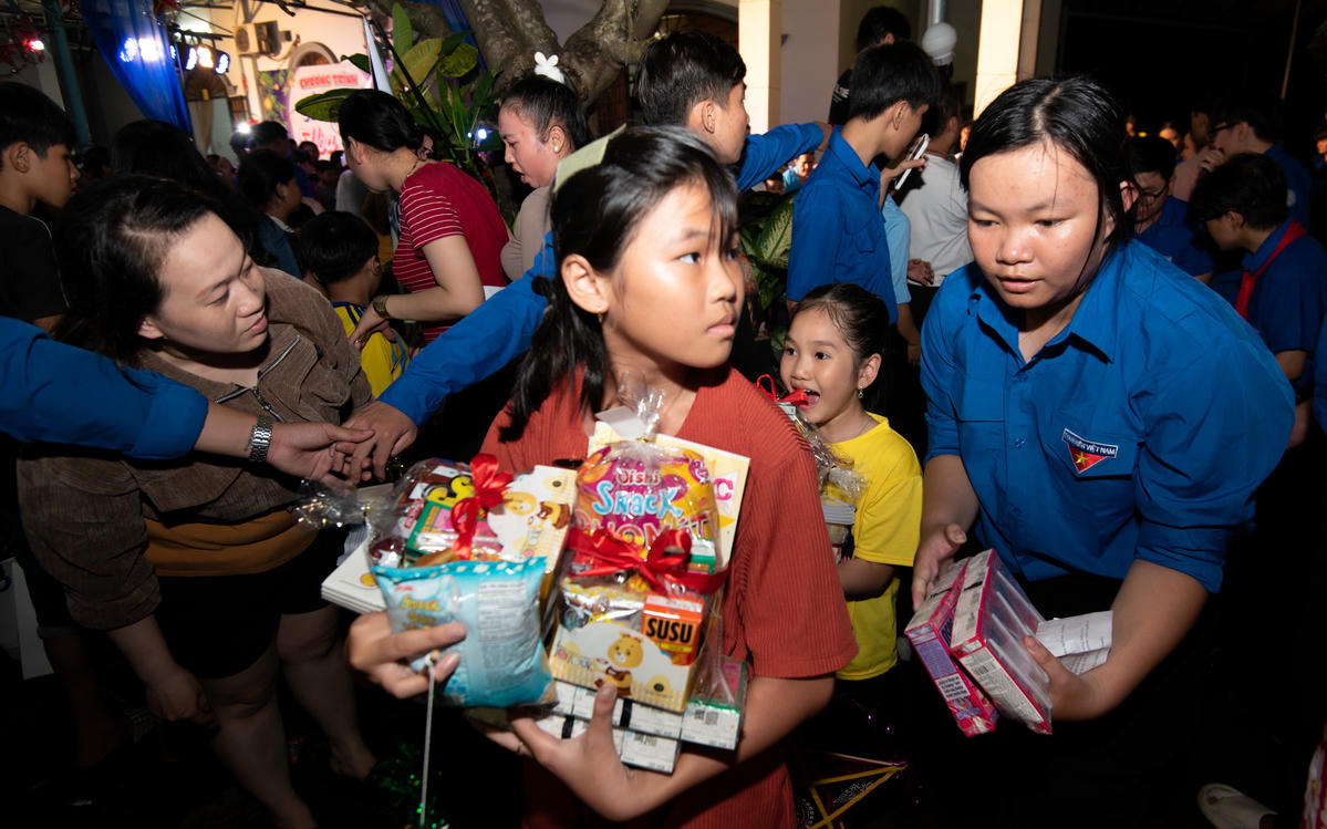 Tết trung thu – Tết đủ đầy và ấm áp của trẻ em khắp Việt Nam. Hành trình trung thu của Vinamilk năm nay đã dệt nên một bức tranh thật đẹp về tình yêu thương.