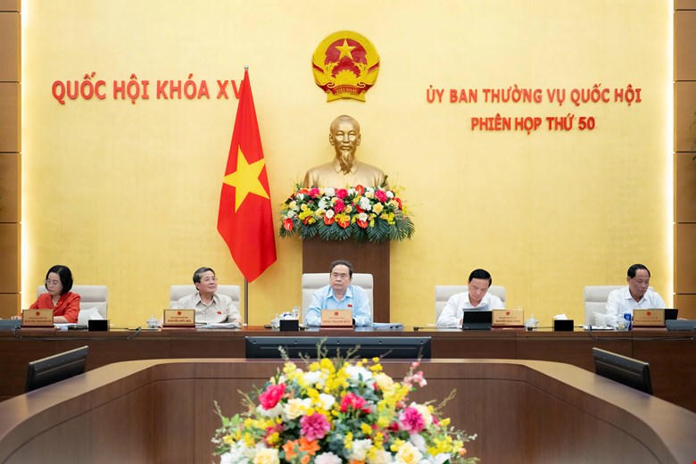 Toàn cảnh phiên họp (Ảnh: Phạm Thắng)