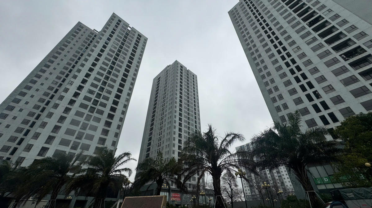 Hà Nội đang triển khai đồng bộ nhiều giải pháp: cải cách thể chế, phát triển cơ sở hạ tầng, thí điểm các dự án nhà ở. Ảnh: Đức Quang.