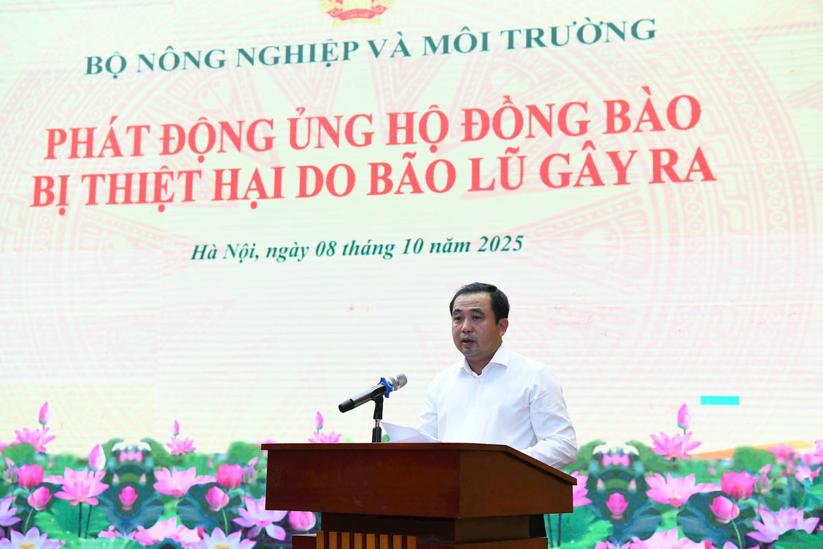 Quyền Bộ trưởng Bộ NNMT Trần Đức Thắng phát biểu tại buổi phát động. Ảnh: NN