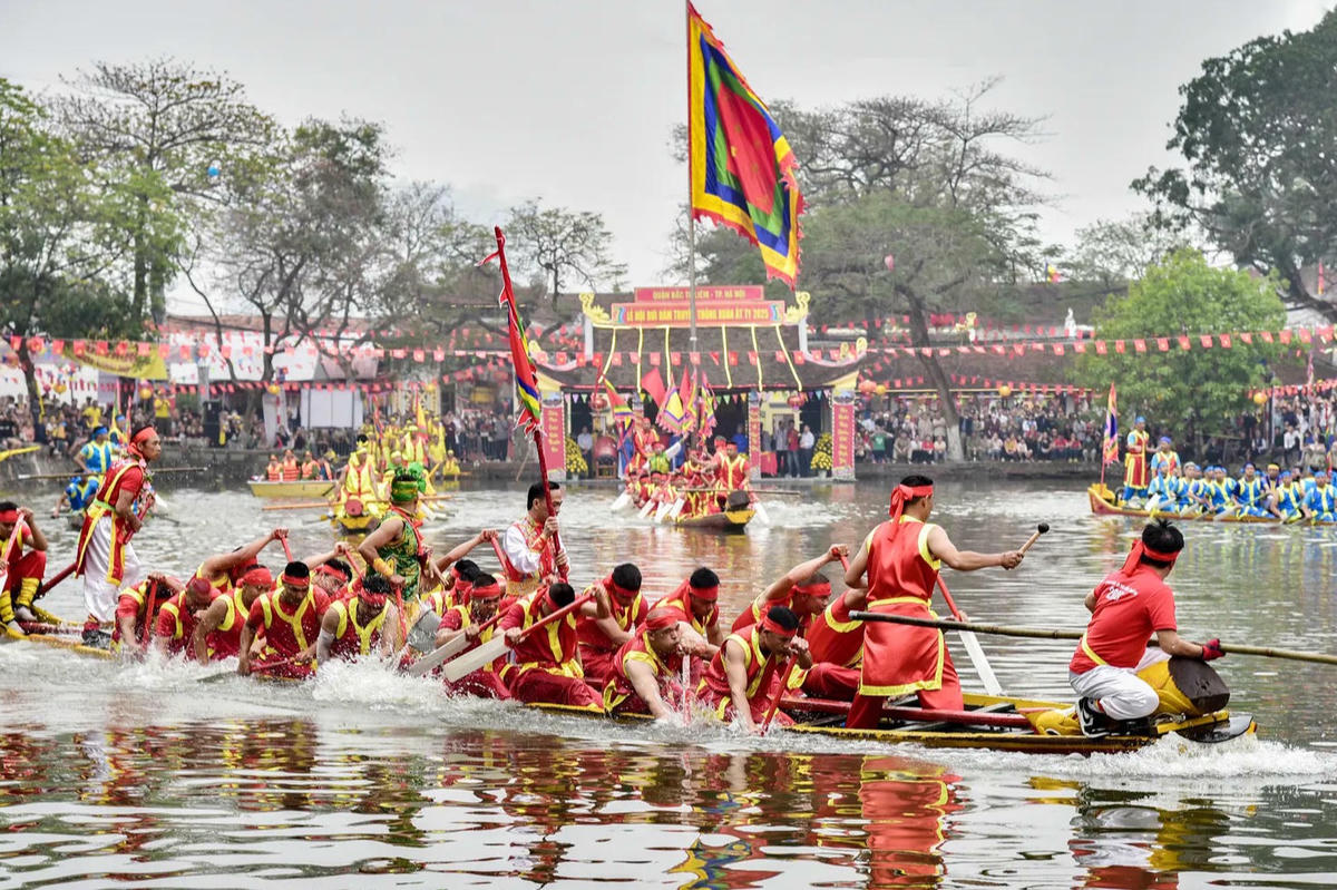 Sôi động lễ hội làng Đăm (Hà Nội). Ảnh: Nguyễn Gia Khánh.