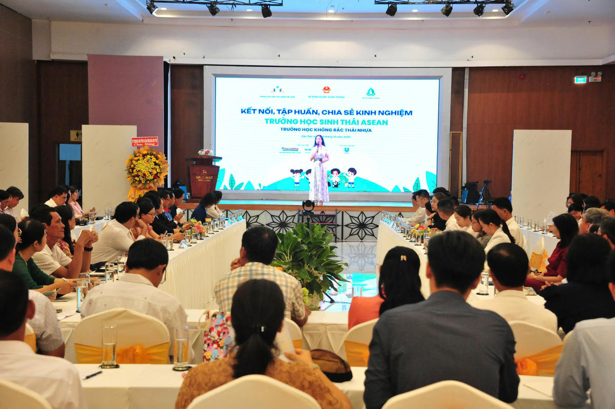 Hội thảo “Kết nối, tập huấn, chia sẻ kinh nghiệm Trường học sinh thái ASEAN - Trường học không rác thải nhựa” (ảnh: LHV)