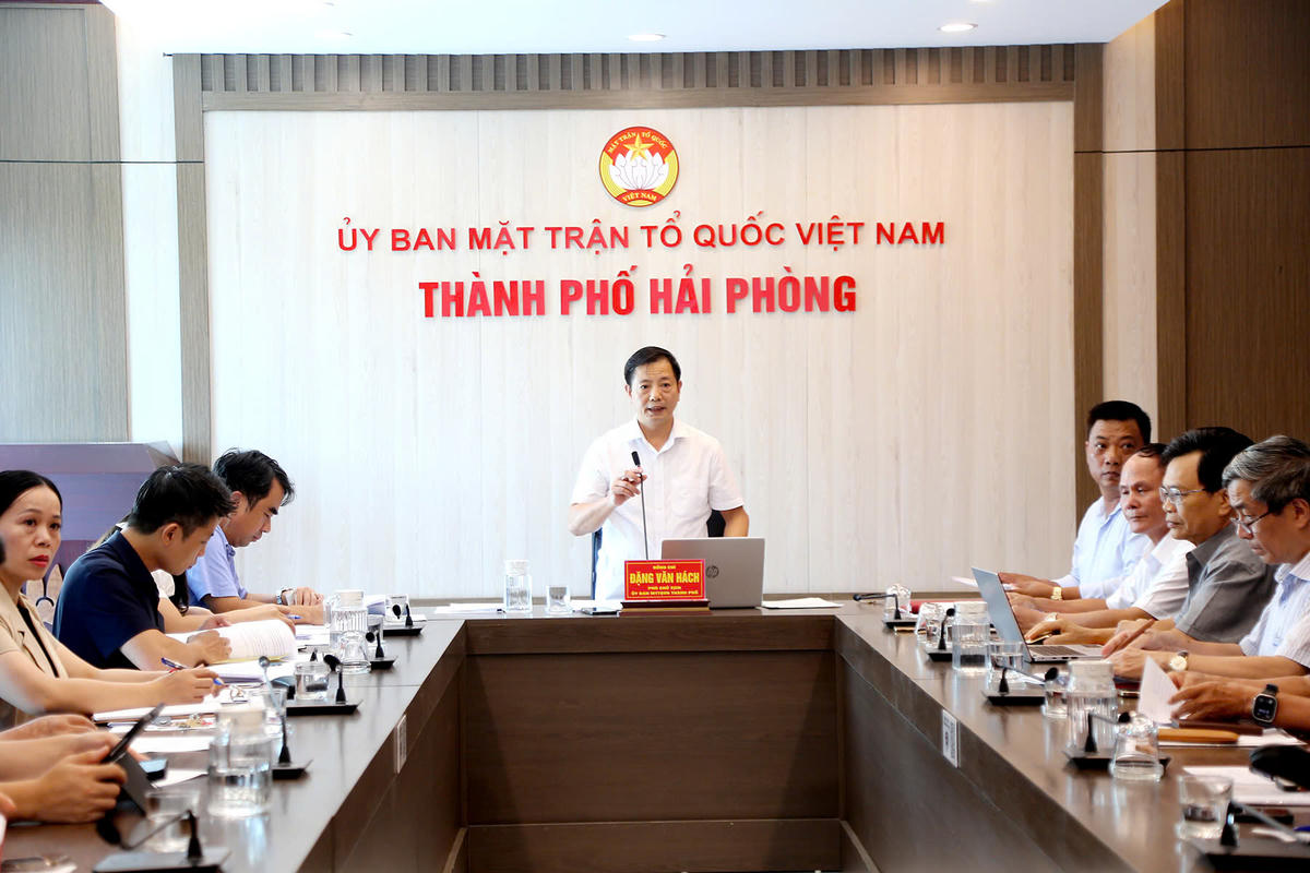 Phó Chủ tịch Ủy ban MTTQ Việt Nam TP Hải Phòng Đặng Văn Hách phát biểu tại hội nghị. Ảnh: PT. .