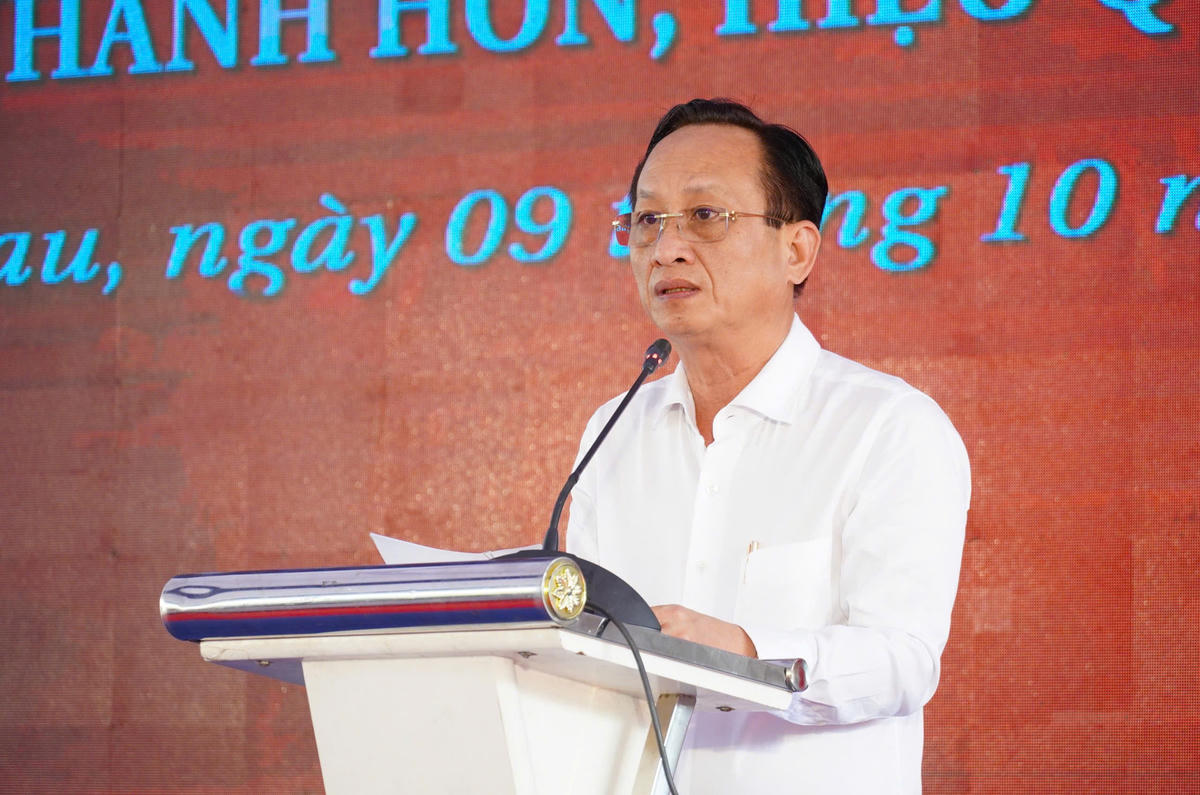 Phát biểu tại sự kiện, Chủ tịch HĐND tỉnh Cà Mau Phạm Văn Thiều kêu gọi tất cả các ngành, các cấp, người dân, doanh nghiệp trên địa bàn tỉnh tích cực tham gia vào công tác chuyển đổi số,. Ảnh: Nguyên Du