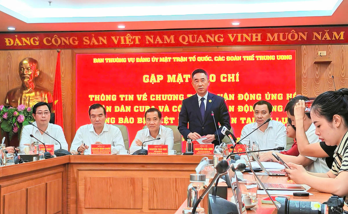 Ông Nguyễn Hải Anh, Phó Chủ tịch, Tổng Thư ký Trung ương Hội Chữ thập đỏ Việt Nam phát biểu tại buổi gặp mặt. Ảnh: Văn Hoa