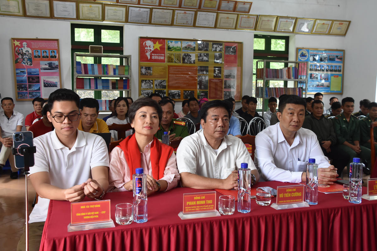 Các đại biểu dự sự kiện. Ảnh: Đ.S.