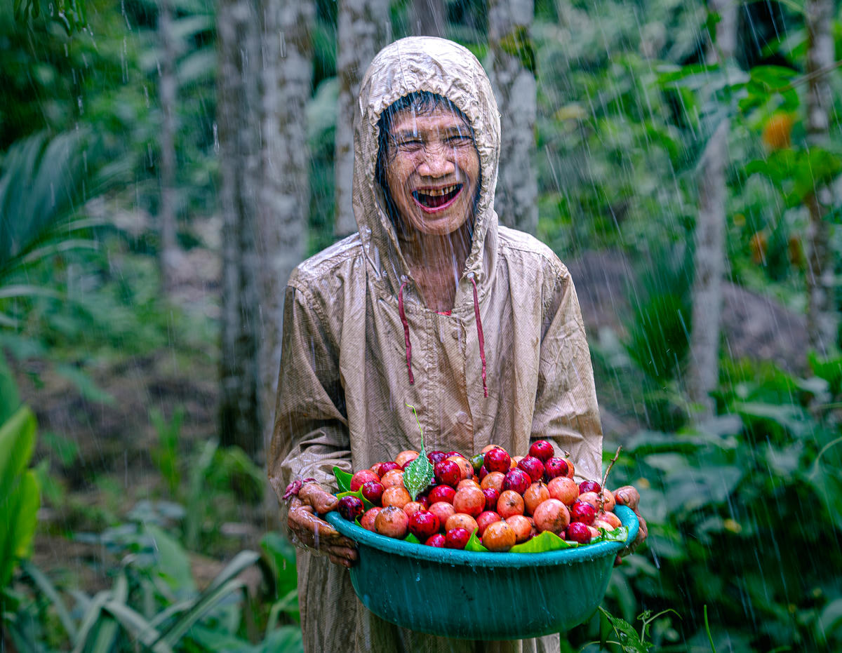 Người dân Trà Leng. Ảnh: Huỳnh Văn Truyền.