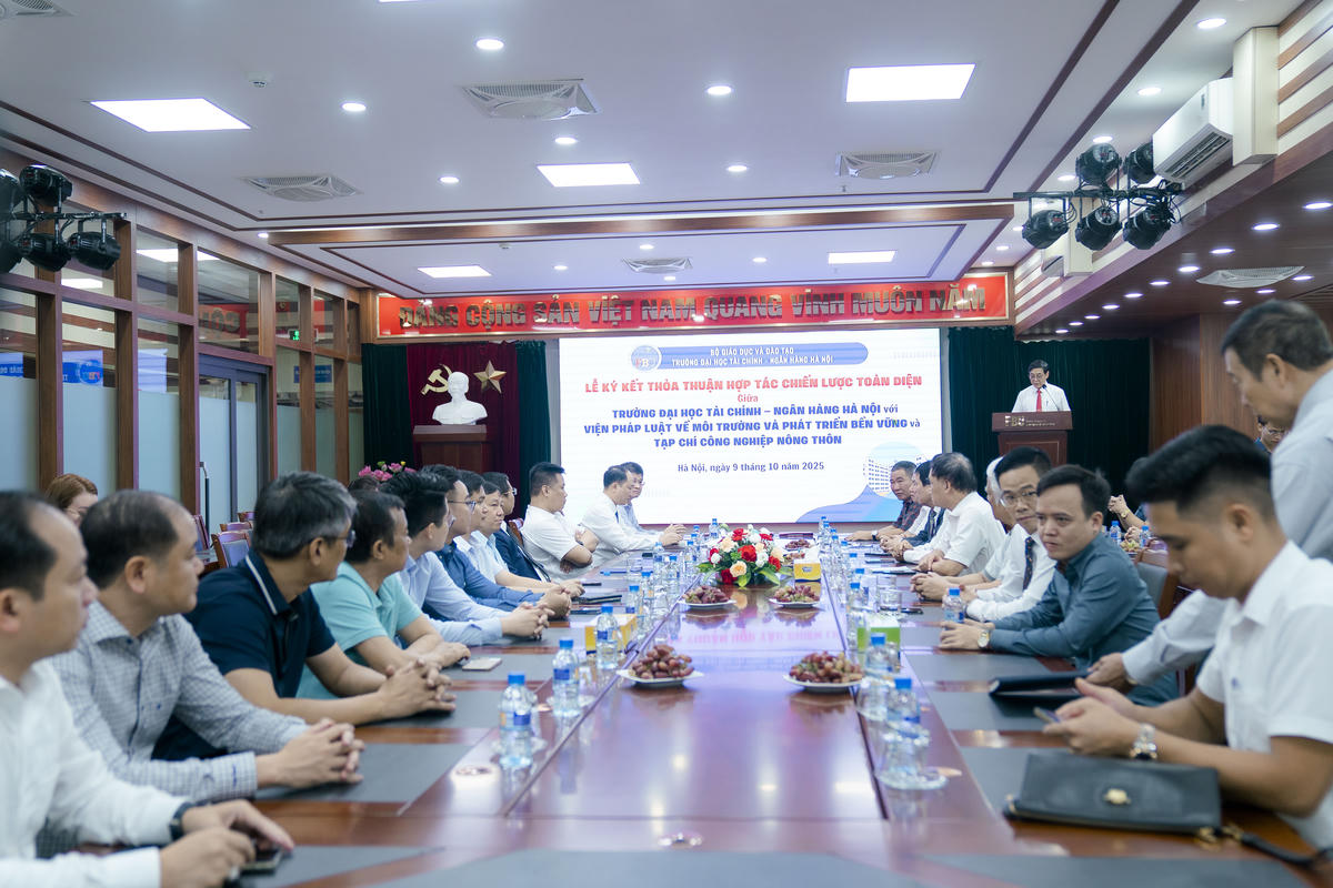 Các đại biểu tham dự lễ ký kết.