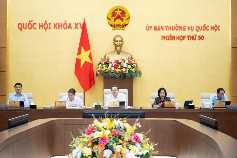 Toàn cảnh phiên họp (Ảnh: Phạm Thắng)