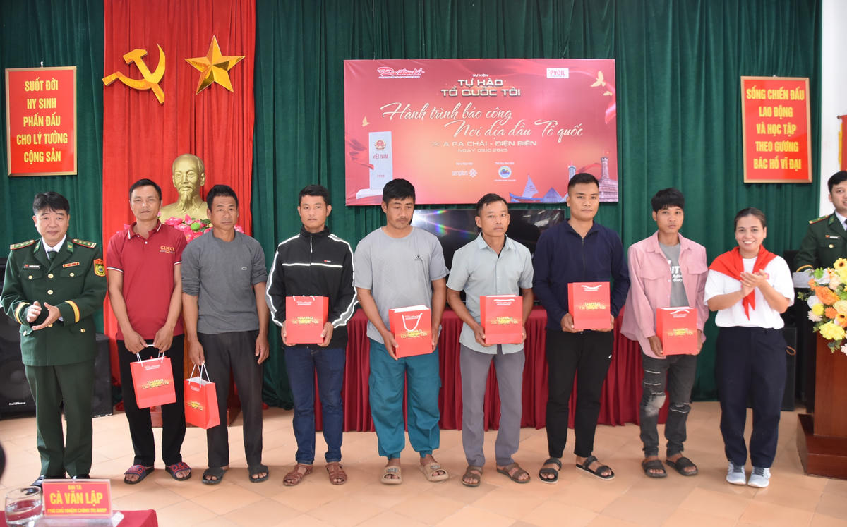 Hành trình báo công nơi cực Tây - Thắp sáng tinh thần Đại đoàn kết