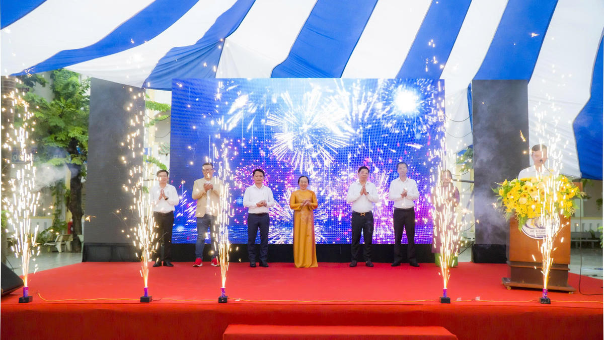 Ngày chuyển đổi số tại Đà Nẵng: Ra mắt tiện ích hẹn giờ làm thủ tục hành chính Ngày chuyển đổi số tại Đà Nẵng: Ra mắt tiện ích hẹn giờ làm thủ tục hành chính