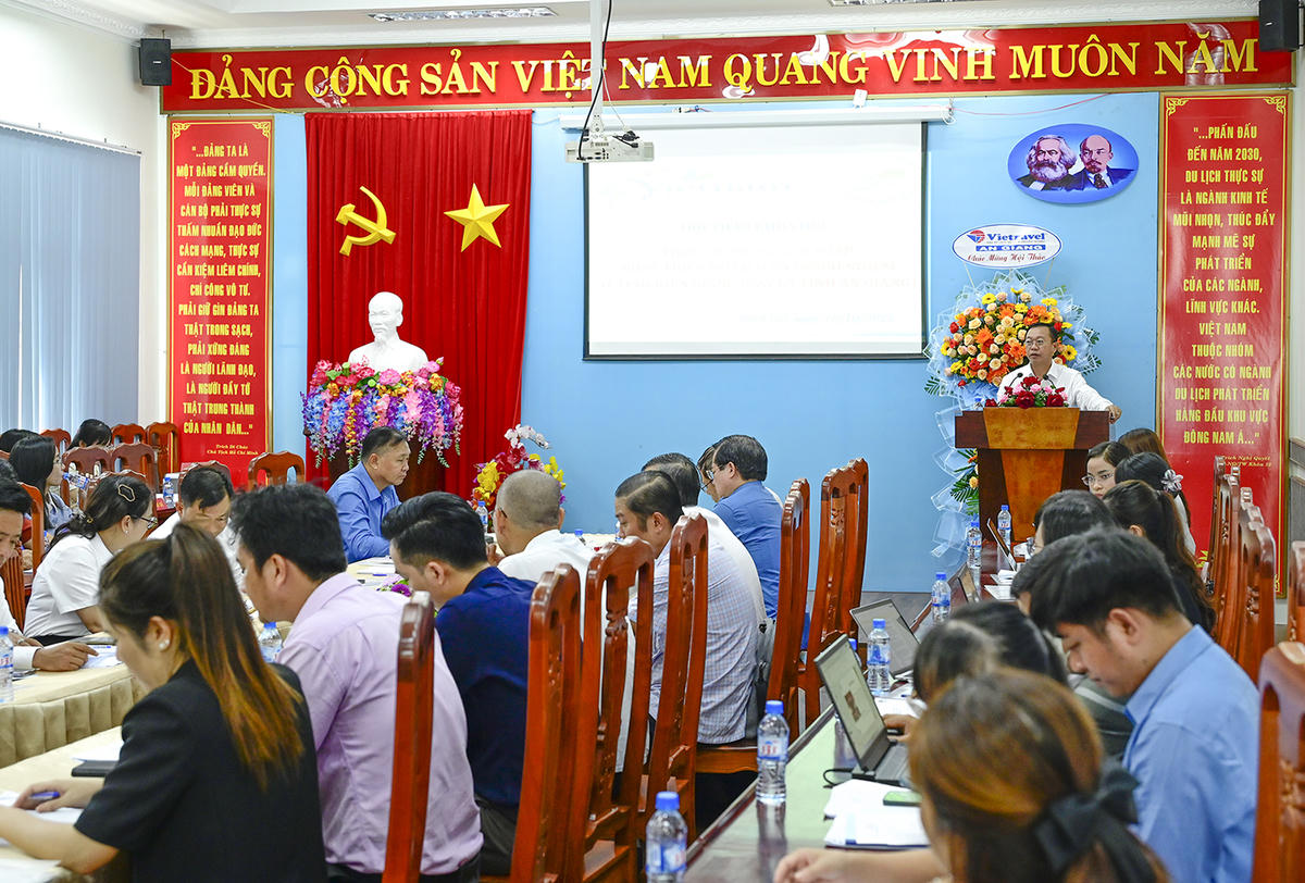 Quang cảnh hội thảo. Ảnh Nguyễn Minh. 