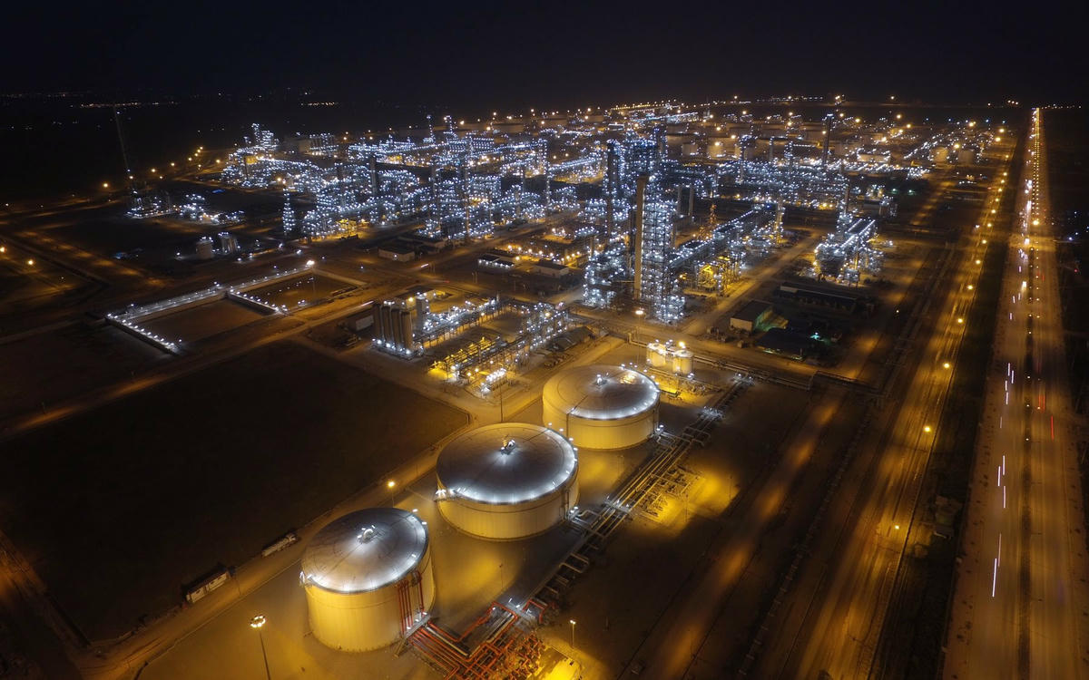 Khu kinh tế Nghi Sơn, nguồn động lực giúp Thanh Hóa đạt mục tiêu tăng trưởng 2 con số. Ảnh: Nghi Sơn