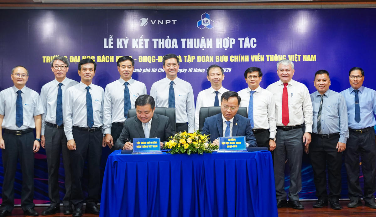 Buổi lễ ký kết hợp tác giữa Trường ĐH Bách khoa TP Hồ Chí Minh và VNPT. ảnh: Đ.X.